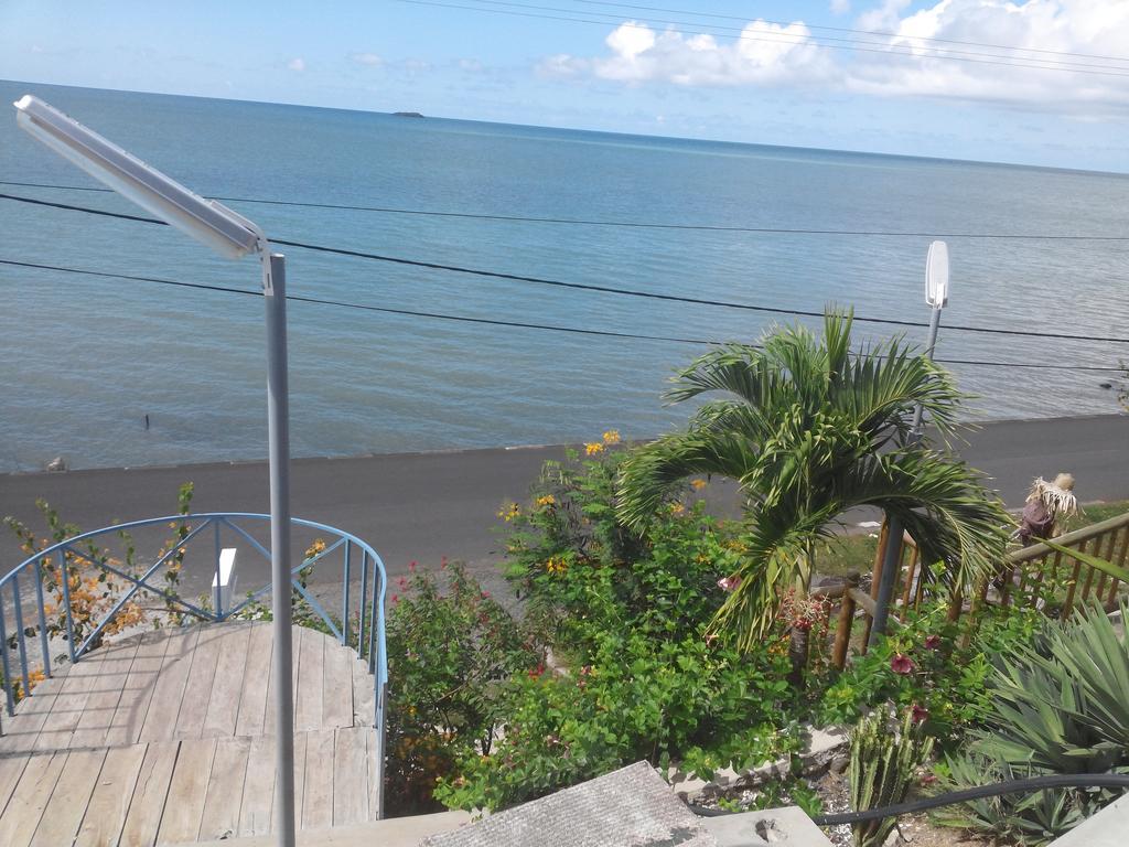 Le Pandanus Hotel Quatre Vents Exterior photo