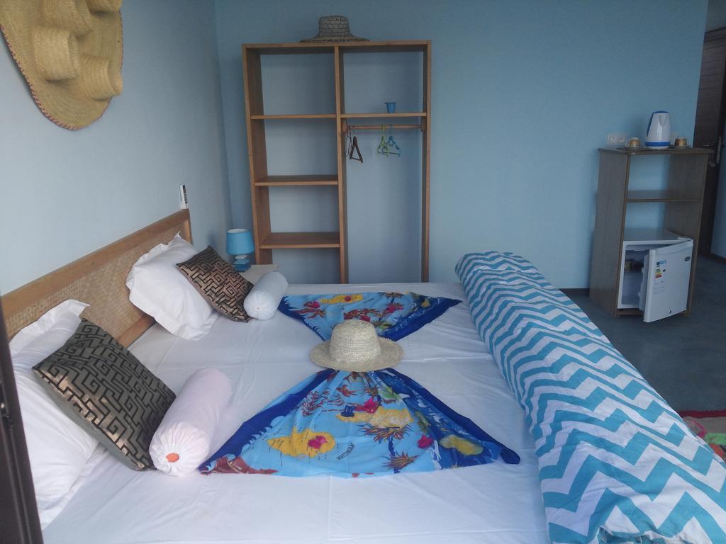 Le Pandanus Hotel Quatre Vents Exterior photo