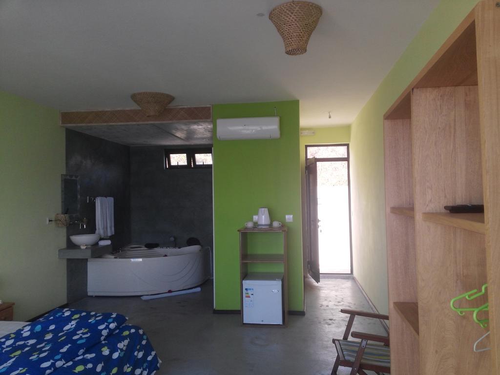 Le Pandanus Hotel Quatre Vents Exterior photo